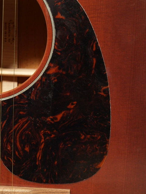 גיטרה אקוסטית + ארגז MARTIN D17M