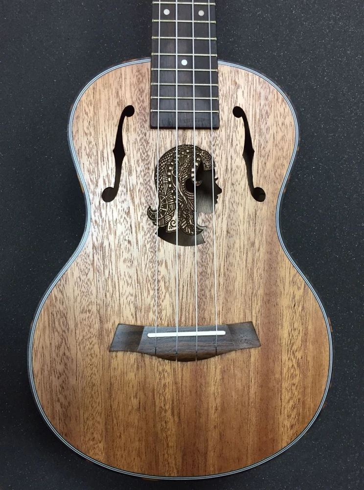 יוקללה טנור ";26 Romeo Excellence UK-2660D-26 lady sound hole