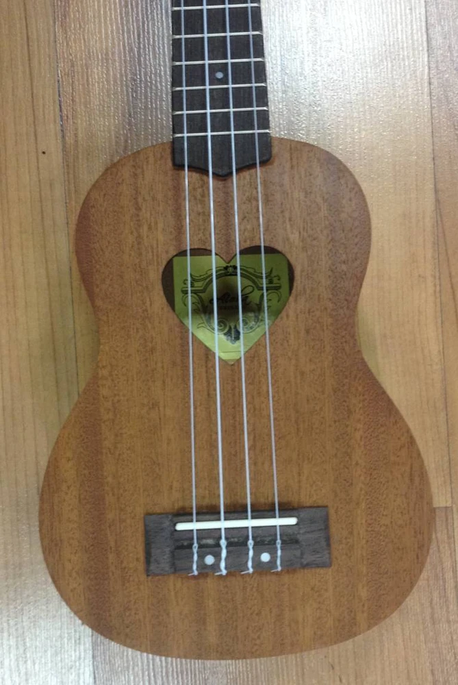 יוקללה סופרן UK-520HT ALOHA HEART SHAPE