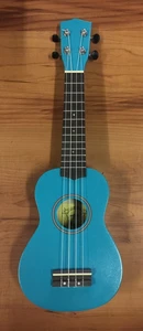 יוקללה סופרן שחור UK-200BL ALOHA