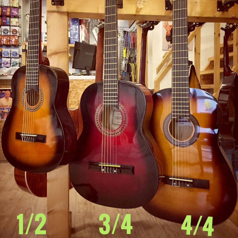3 גיטרות בגדלים שונים 